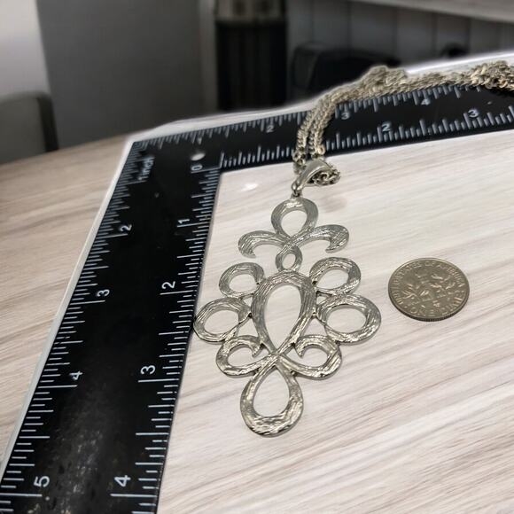 Necklace Jessica Simpson Double Chain Ornate Statement Pendant 30" L SKU 2255 - Picture 8 of 10